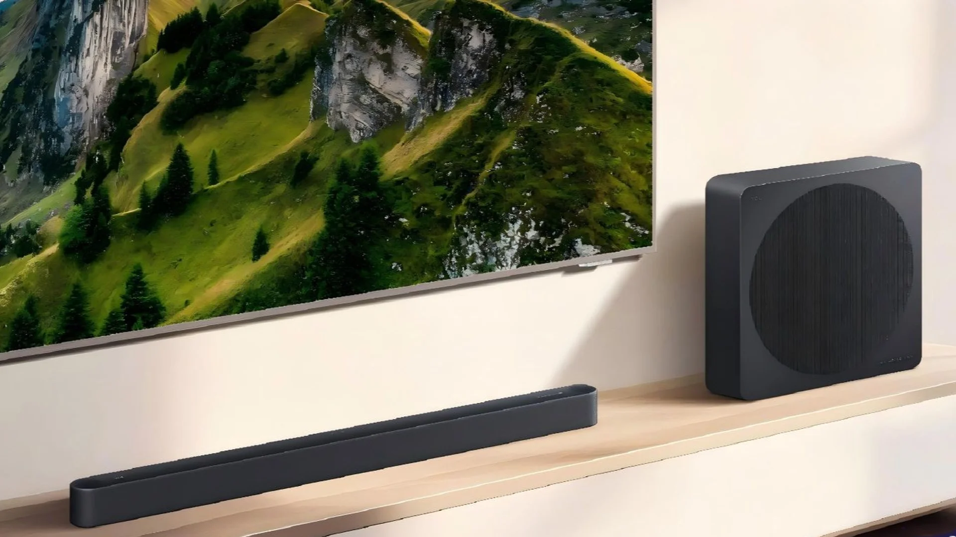 Výrobce elektroniky TCL boduje v Evropě, odnesl si šest ocenění EISA