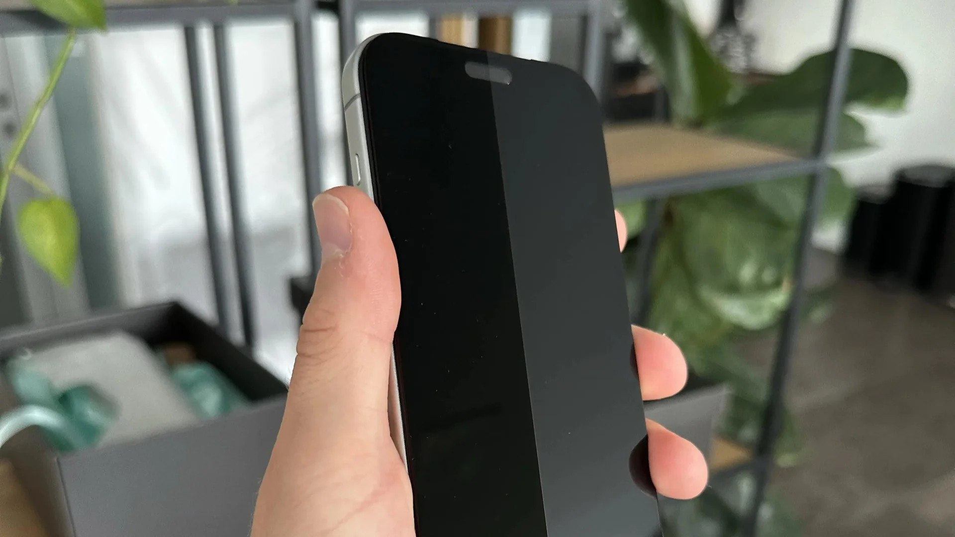 Epico ukazuje první novinku pro nové iPhony, kombinuje sklo a soukromí