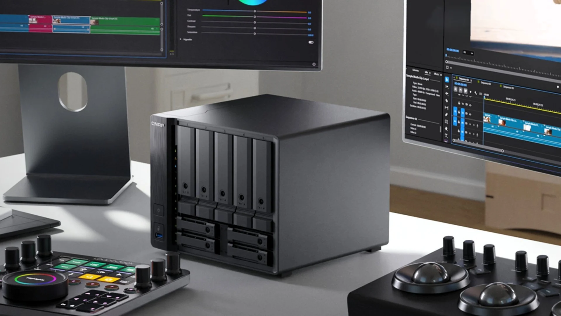 QNAP představuje kompaktní hybridní úložiště TS-h966TX